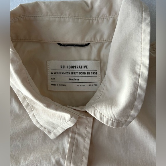 Cooperative women  Beige Button Down Shirt size M - Picture 3 of 7
